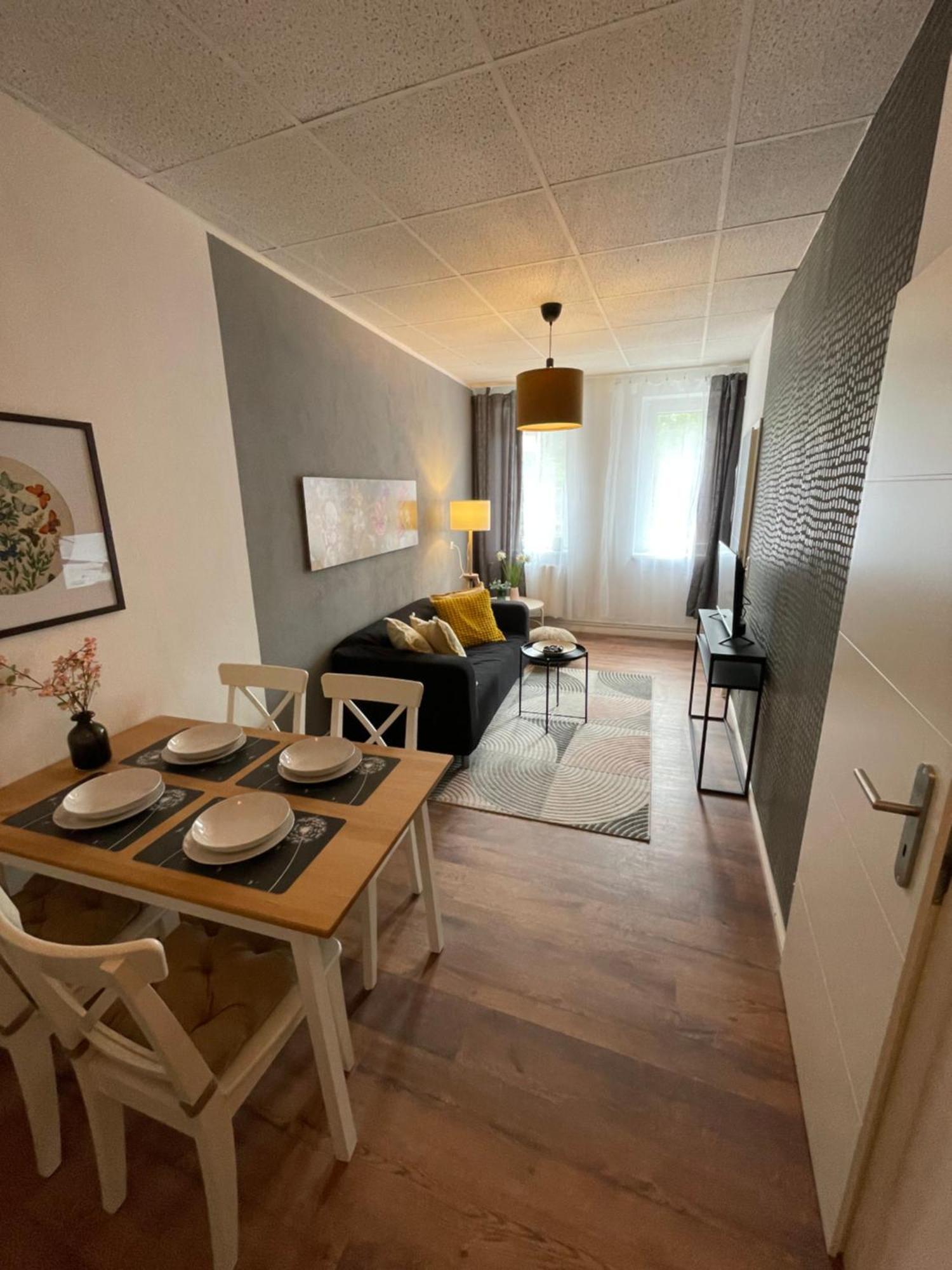 Appartement "Ilse" An Der Goitzsche Inklusive Parkplatz Bitterfeld-Wolfen Exterior photo